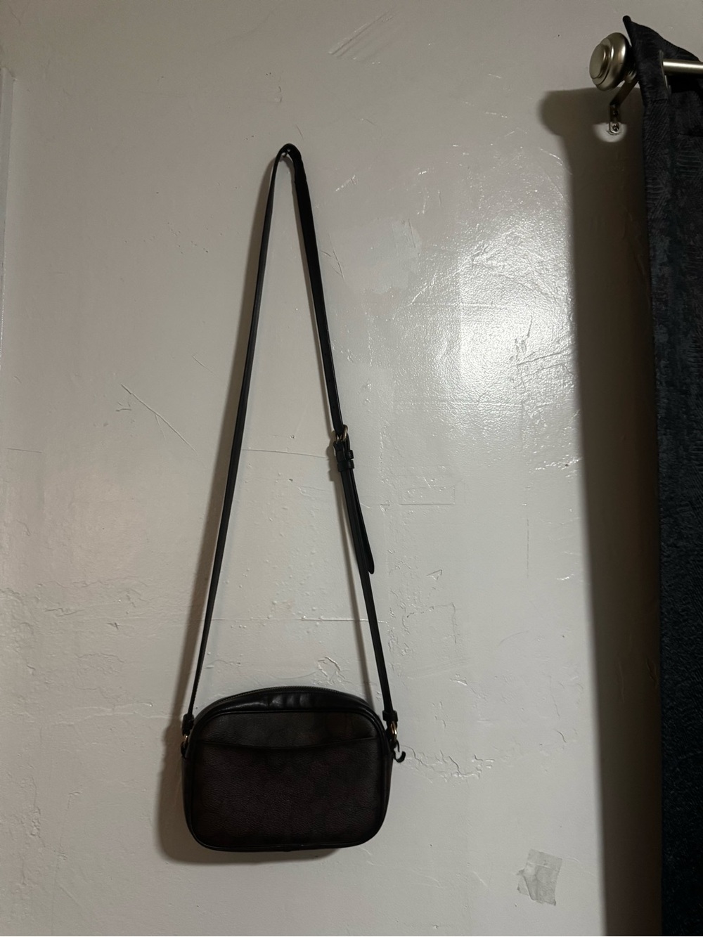Coach Brown and Black Signature Crossbody with Gold Logo - Picture 4 of 4
